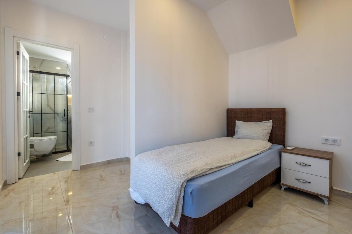 Duplex In The Heart Of Cleopatra, 200m To The Daire *
